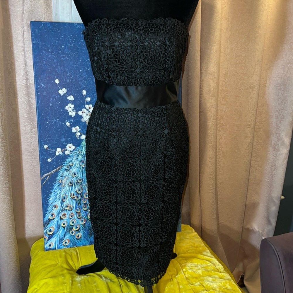 White House Black Market Size 2 Black Strapless Midi Dress